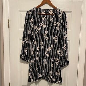 Express Black and Cream Floral Dress Small
